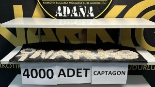 Adana’da otomobilde baklava kutusuna gizlenmiş 4 bin uyuşturucu hap bulundu
