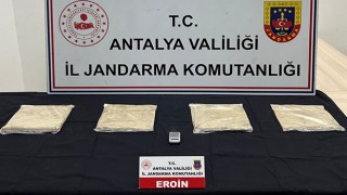 Antalya’da uyuşturucu operasyonunda yakalanan 2 şüpheli tutuklandı