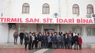 Cumhur İttifakı’nın Mersin Büyükşehir Belediye Başkan adayı Soydan, esnafla buluştu