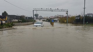 Hatay’da sağanak hayatı olumsuz etkiledi