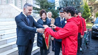 Pozantı’da bisiklet sporcuları, kurtuluş törenine Türk bayrağı taşıyacak