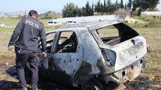 Antalya’da eşine kızan kişi otomobili ateşe verdi