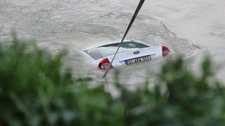 Hatay’da nehre devrilen otomobilin sürücüsü hayatını kaybetti