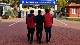 Isparta’da dolandırıcılık operasyonunda yakalanan şüpheli tutuklandı