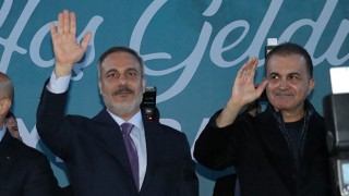 Dışişleri Bakanı Fidan ile AK Parti Sözcüsü Çelik, Adana’da iftara katıldı