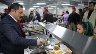 Hatay Valisi Masatlı, vatandaşlarla iftar yaptı