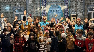 Hatay’da çocuklar ramazanın maneviyatını camide etkinliklerle öğreniyor