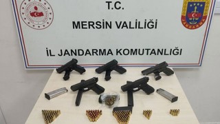 Mersin’de silah ticareti yaptıkları iddiasıyla 5 zanlı yakalandı