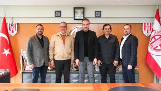 Muratpaşa Belediye Başkan Adayı Manavoğlu, Antalyaspor Başkanı Boztepe’yi ziyaret etti
