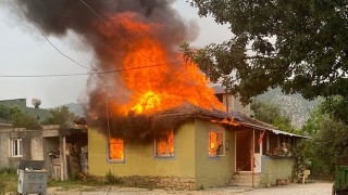 Adana’da evde çıkan yangın söndürüldü