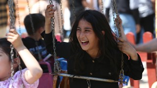 Hatay’da depremzede çocuklar, BtcTurk organizasyonunda lunaparkta eğlendi