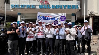 Mersin’de Silifke Belediyesinden çıkarılan işçiler için protesto