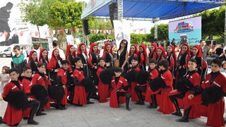 Mersin’de ”Uluslararası Çocuk Festivali” düzenledi