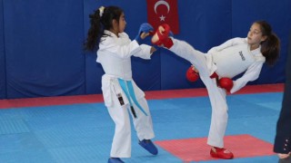 Minik Karateciler, Birincilik İçin Mücadele Etti