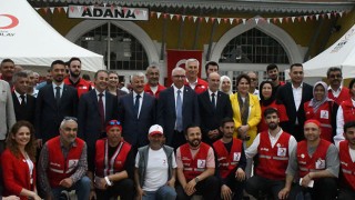 Türk Kızılay, ”Birbirimize candan bağlıyız Adana” sloganıyla kan bağışı kampanyası düzenledi