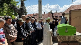 Burdur’da diyaliz tedavisi sonrası kaldırıldığı hastanede ölen hasta defnedildi