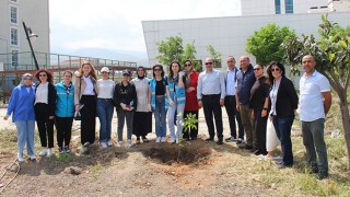 Hatay’da depremde hayatını kaybeden 5 öğrencinin anısına 200 fidan dikildi