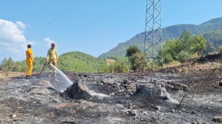 Antalya’nın Kumluca ilçesindeki orman yangını kontrol altına alındı