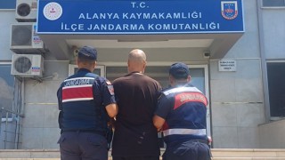 Interpol’ün kırmızı bültenle aradığı Rus uyruklu kişi Alanya’da yakalandı