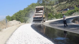 Manavgat’ta asfaltlama çalışması yapıldı