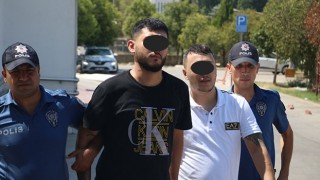 Adana’da 1 kişinin yaralandığı silahlı saldırıyla ilgili yakalanan 2 zanlıdan 1’i tutuklandı