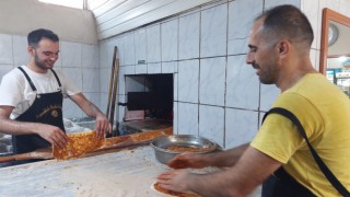 Osmaniye'de lahmacun ustalarının ateşle imtihanı