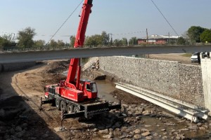 Karaçay Islah Projesi Kapsamında Yaya Köprüsü Yenilendi