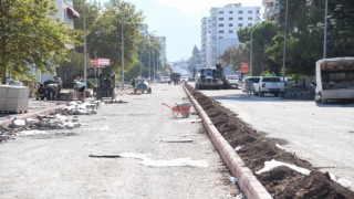 Osmaniye Belediyesi, Görme Engelliler İçin Kaldırım Çalışmalarına Hız Verdi