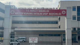 Antalya’da bir evde ölü bulunan İran uyruklu 3 kardeşin cenazeleri teslim alınmadı