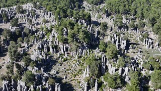 Antalya’nın coğrafi güzelliği ”Adam Kayalar” turistlerin uğrak noktası oldu