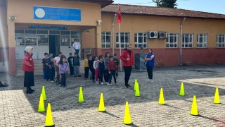 Dörtyol’da Gençlik Merkezi üyeleri öğrencilerle bir araya geldi