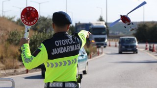 Hatay’da jandarma ekipleri cayrokopter destekli trafik denetimi yaptı