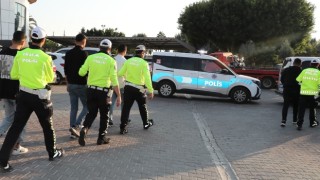 Mersin’de düğün konvoyunda trafik ihlali yapan sürücülere para cezası verildi