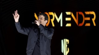 Norm Ender, Antalya Kültür Yolu Festivali’nde konser verdi