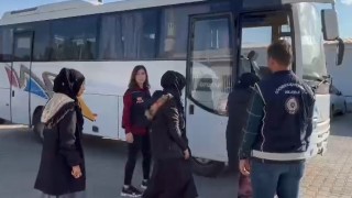 Osmaniye'de 10 Suriyeli Göçmen Sınır Dışı Edildi