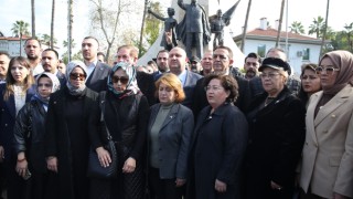 Alanya’da MHP’lilerden bozkurt heykelinin kaldırılmasına tepki