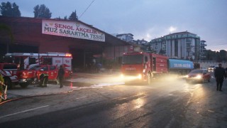 Antalya’da mobilya ve beyaz eşya deposunda çıkan yangın söndürüldü