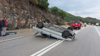 Demre’de takla atan otomobildeki 3 kişi yaralandı