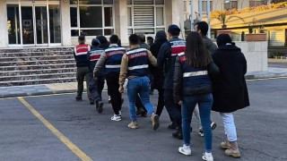 Mersin merkezli DEAŞ operasyonunda yakalanan 7 zanlıdan 6’sı tutuklandı