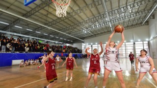 Osmaniye’de Basketbol Heyecanı: Şampiyon Adnan Oğuz Anadolu Lisesi