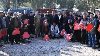 Osmaniye’de çiftçilere reflektör dağıtıldı