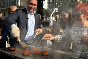 Adana’da Kadirli Günleri: Sucuk Ekmek Etkinliği Yoğun İlgi Gördü