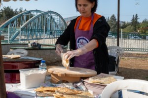 Kadınlar El Emeği Ürünleriyle Aile Ekonomisine Katkı Sağlıyor