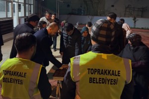 Toprakkale Belediyesi'nden Berat Kandili'nde Tatlı İkramı