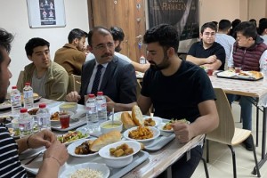 Kaymakam Dolu, Öğrenci Yurdu’nda Öğrencilerle İftar Yaptı