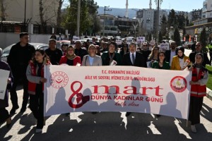 Osmaniye'de Kadınlar Günü: Önce Yürüyüş Sonra Sergi