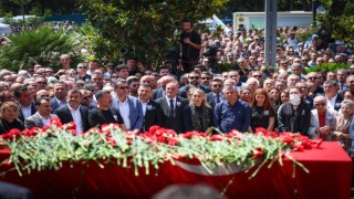 Ferdi Zeyrek'in Cenazesine Asu Kaya'da Katıldı