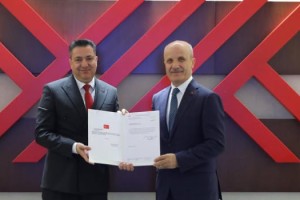 OKÜ Rektörü Uzun Mazbatasını Aldı