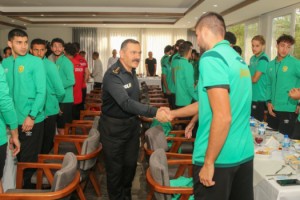 Emniyet Müdürü Sarıbuva’dan Osmaniyespor’a Destek