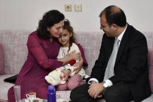“Yeter ki Sen Gülümse” Projesi Kadirli’de Minik Fatma’nın Yüzünü Güldürdü